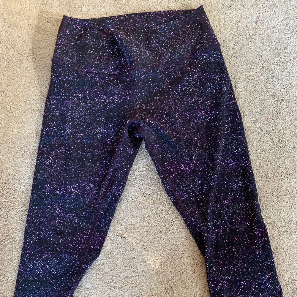 Patterned lulu lemon cropped leggings